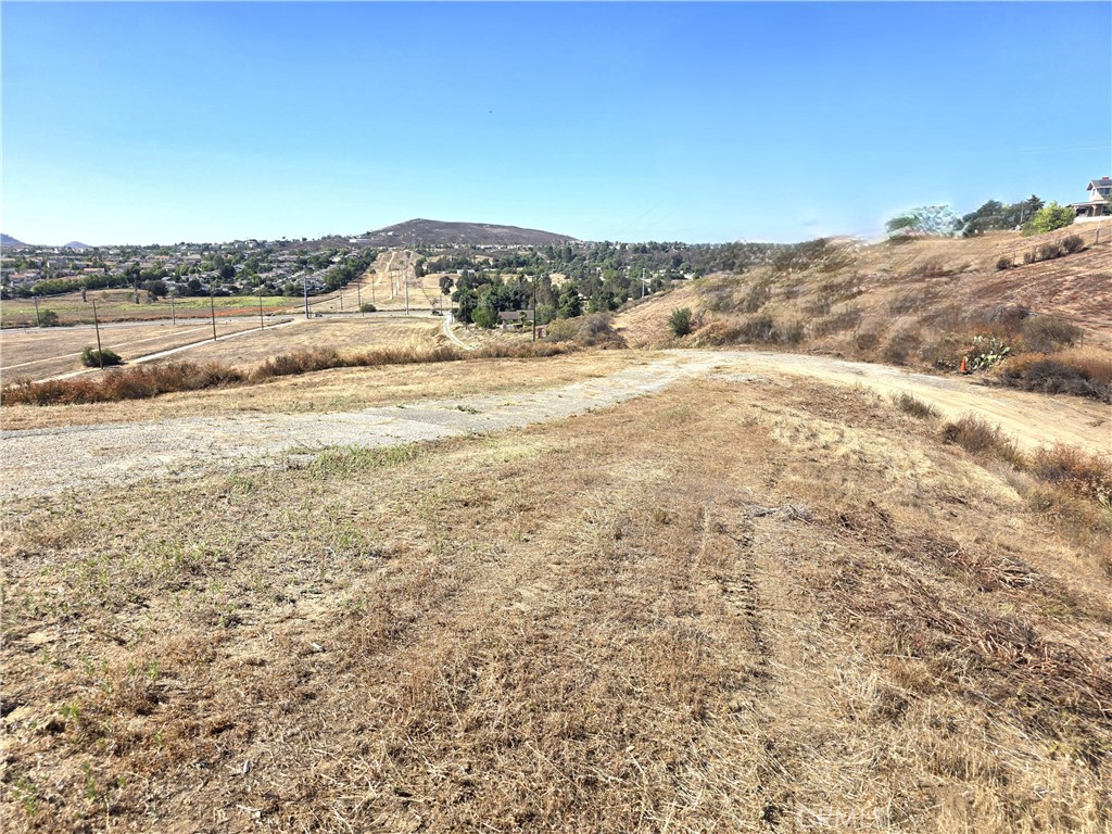 30925 Nicolas Road Temecula, CA 92591 - Photo 24 of 27