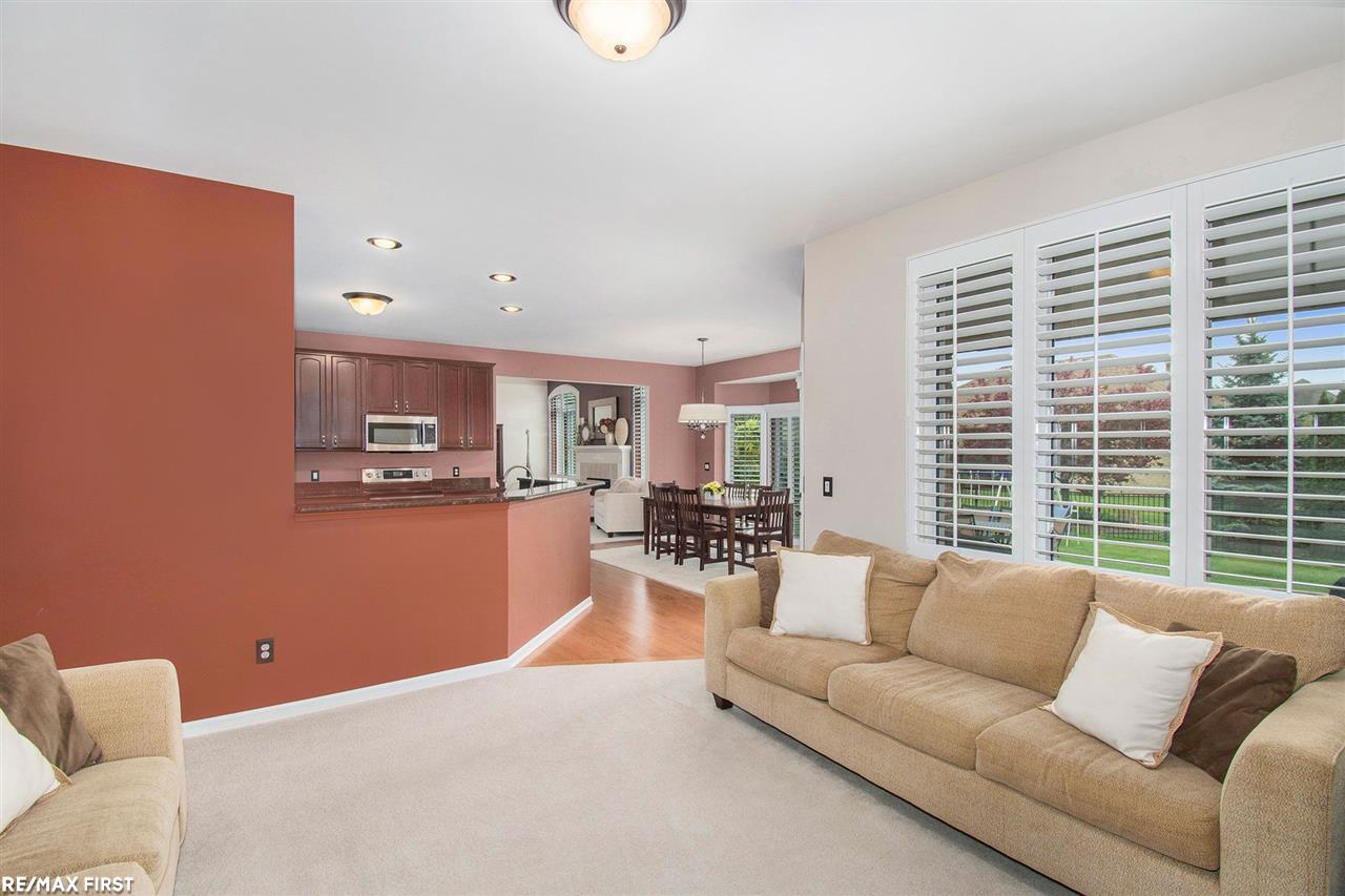 19840 Mapleton Drive Macomb, MI 48044 - Photo 12 of 32 Family room