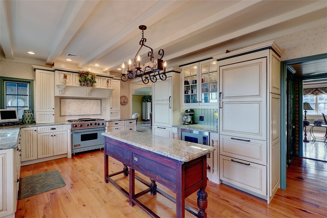 4 Stonegate Road Warren, RI 02885 - Photo 16 of 36