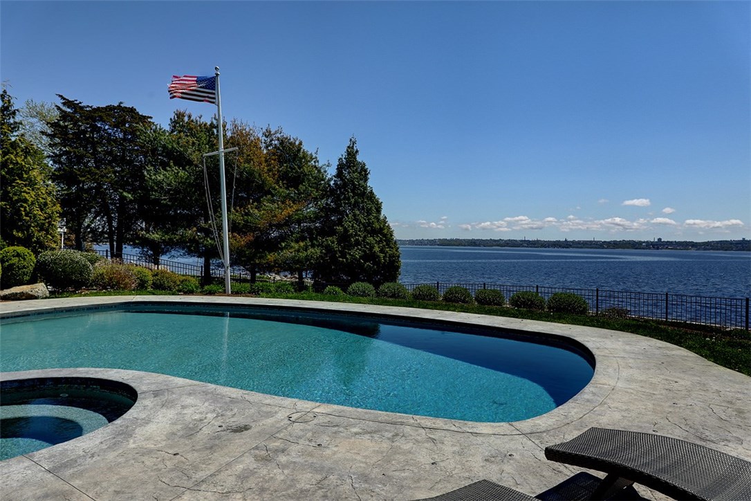 4 Stonegate Road Warren, RI 02885 - Photo 33 of 36