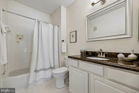 $325,000 | 310 High Gables Drive, Unit 307, Gaithersburg, MD 20878