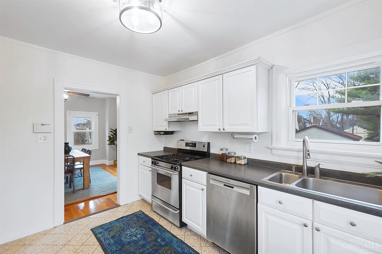 5835 Ridge Avenue Cincinnati, OH 45213 - Photo 13 of 32 Gallery Image 13