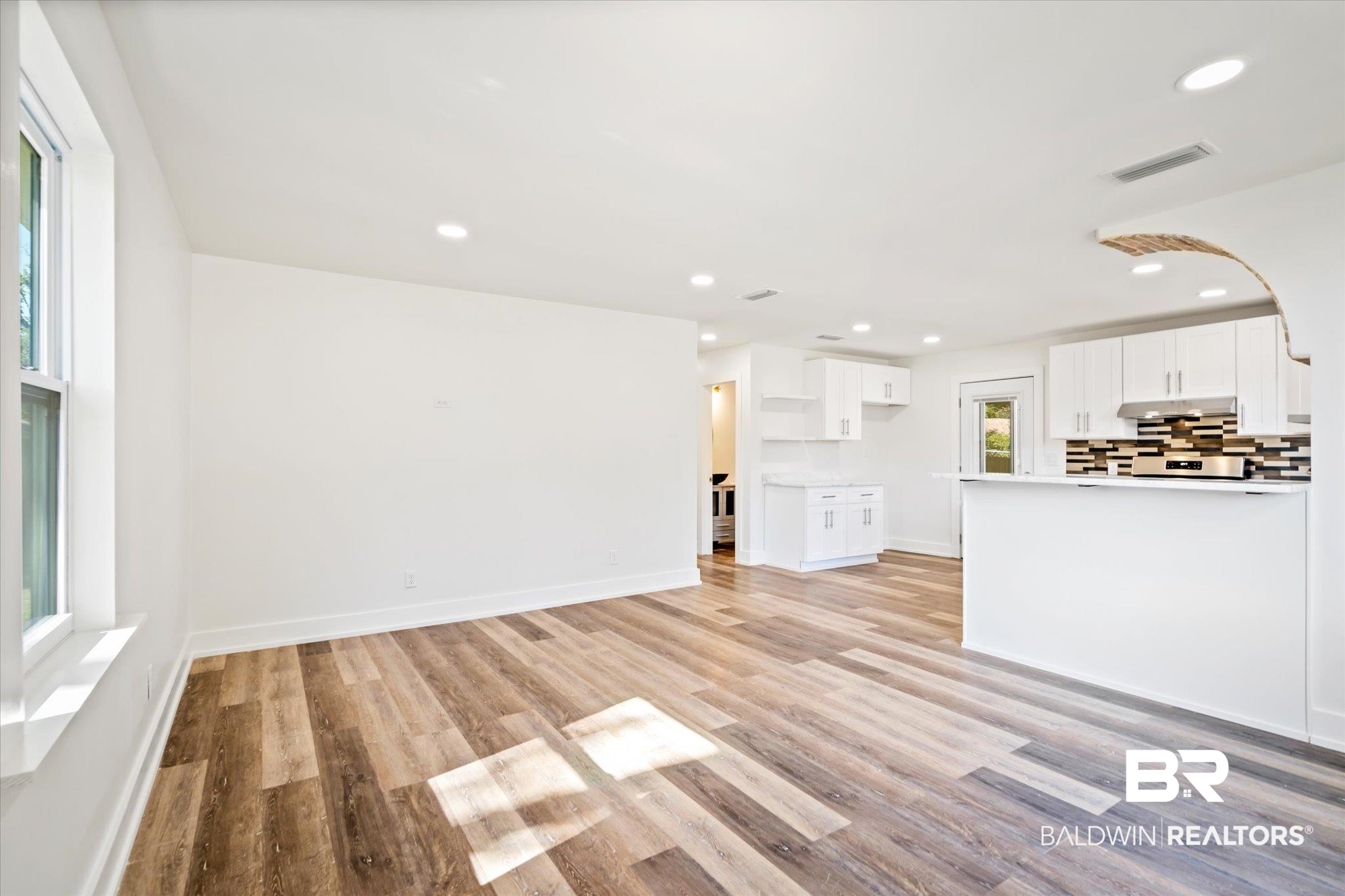 1315 Stevens Lane Mobile, AL 36618 - Photo 3 of 32