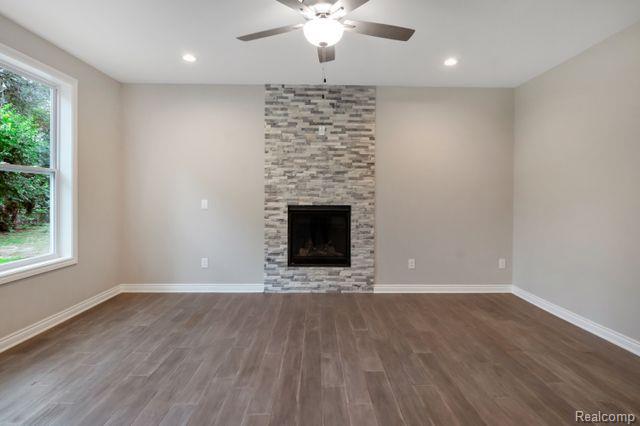 2986 Hessel Avenue Rochester Hills, MI 48307 - Photo 9 of 28
