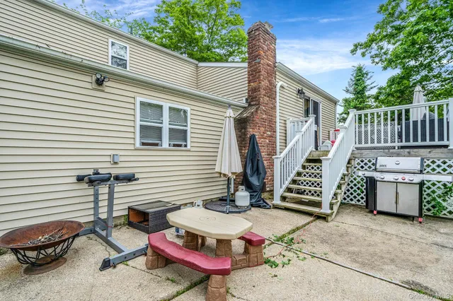 $650,000 | 182 Crystal Brook Hollow Road, Port Jefferson Station, NY 11776