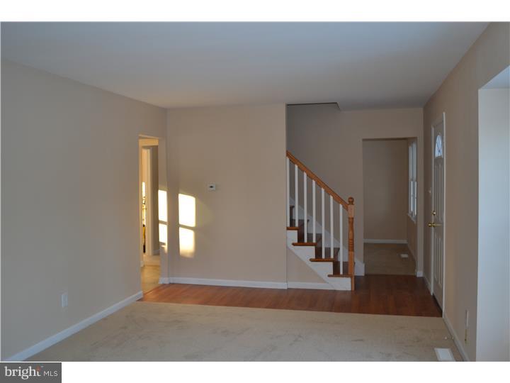 620 Surrey Road Sewell, NJ 08080 - Photo 2 of 24 Foyer