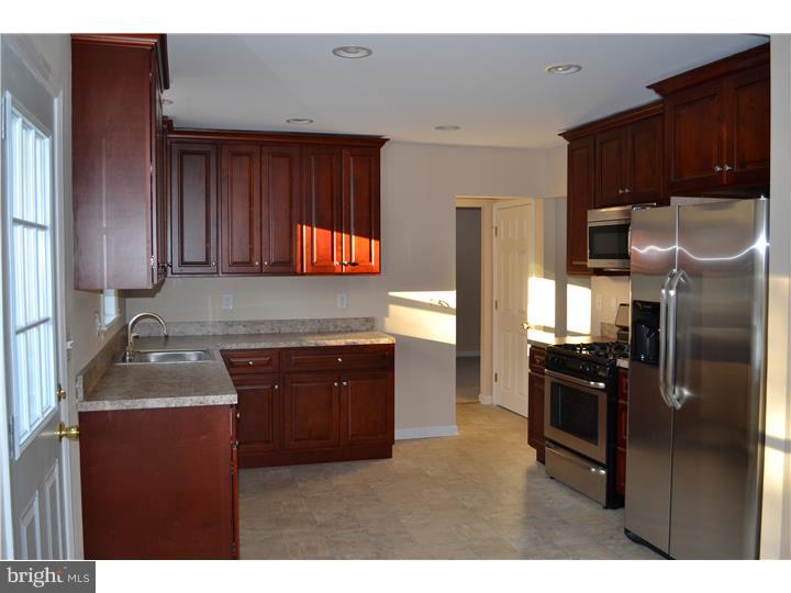 620 Surrey Road Sewell, NJ 08080 - Photo 3 of 24 Kitchen
