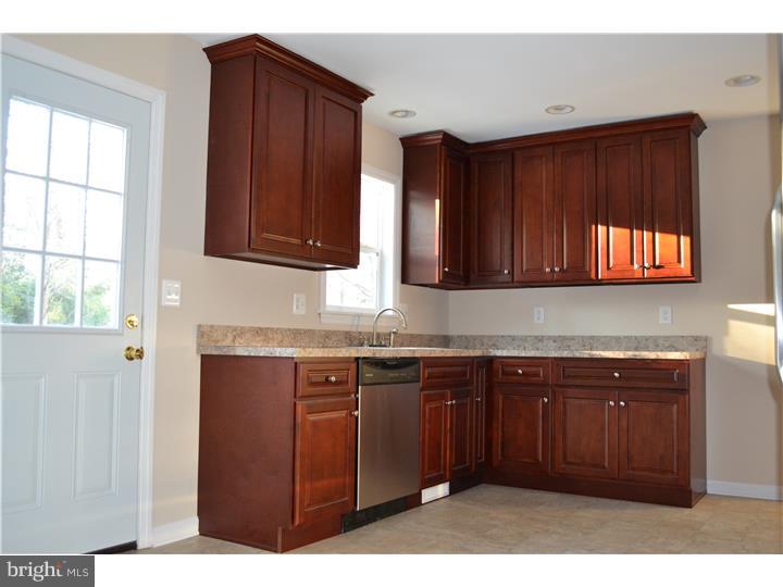 620 Surrey Road Sewell, NJ 08080 - Photo 4 of 24 Kitchen