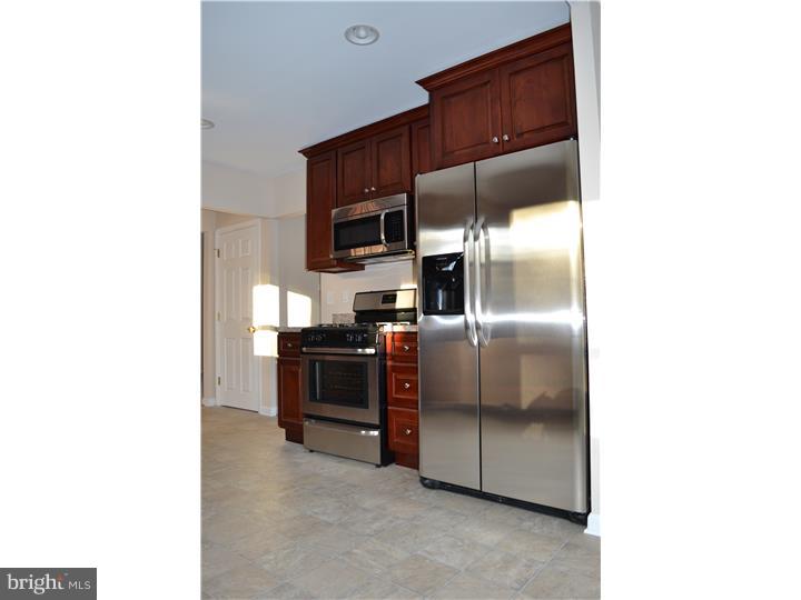 620 Surrey Road Sewell, NJ 08080 - Photo 5 of 24 Kitchen