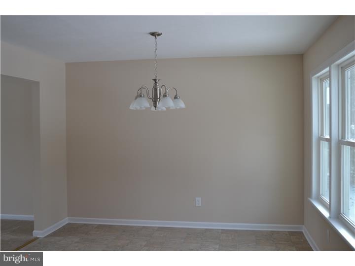 620 Surrey Road Sewell, NJ 08080 - Photo 8 of 24 Dining Room