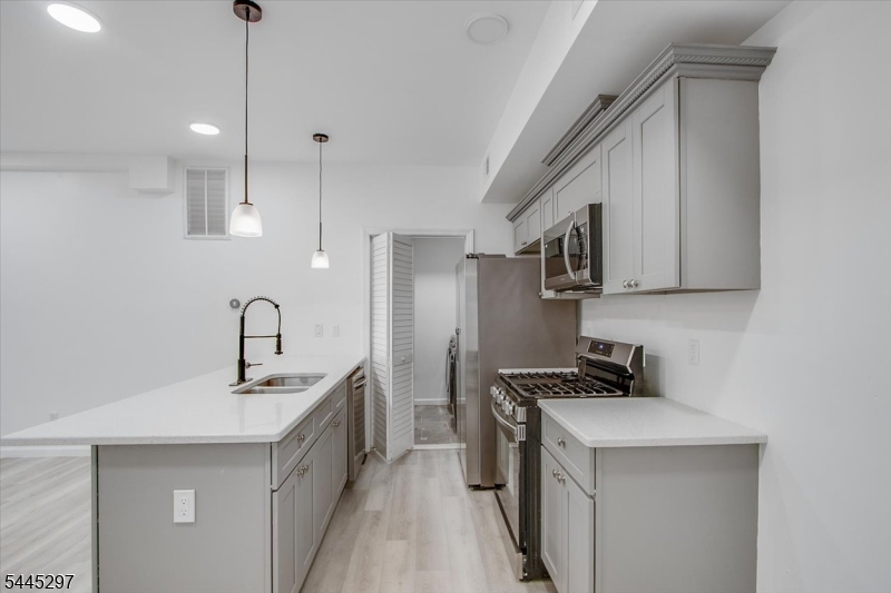 500 South 18th Street, Unit 1 Newark, NJ 07103 - Photo 4 of 21