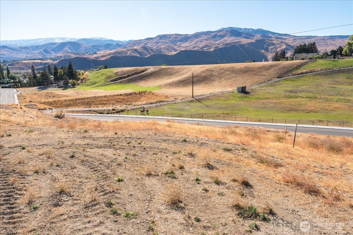 21 Margaret Lane Wenatchee, WA 98801 - Photo 6 of 16 a view of a mountain with an ocean beach