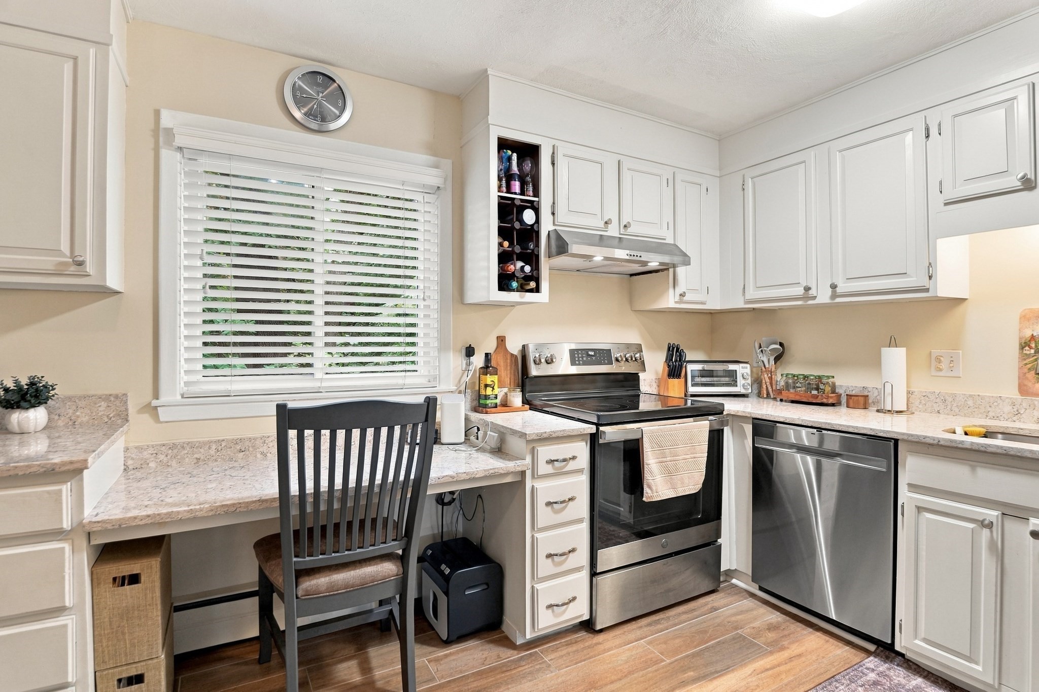 35 Jacqueline Road, Unit D Waltham, MA 02452 - Photo 8 of 26 Gallery Image 8