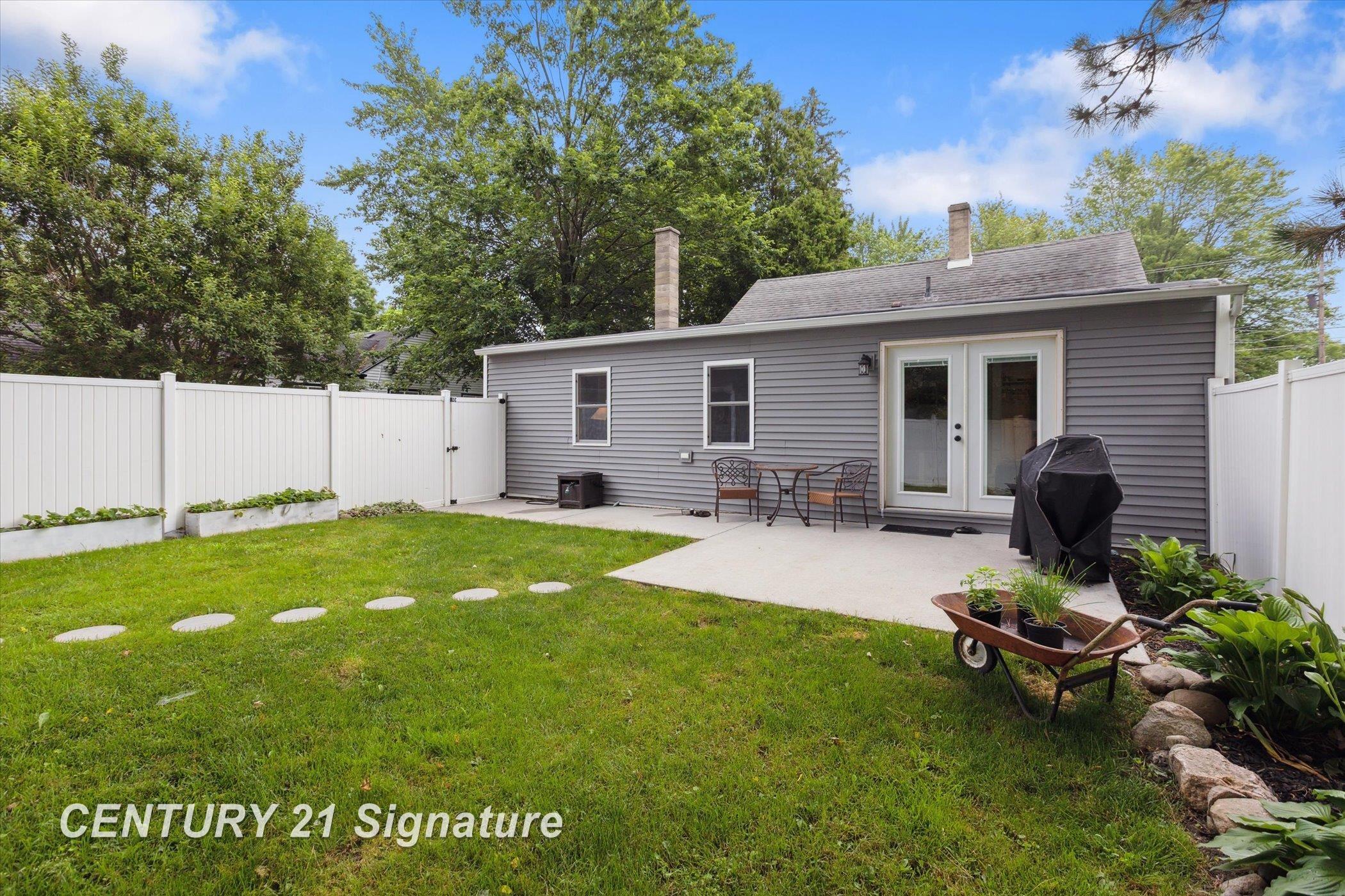 6357 Mackinaw Road Saginaw, MI 48604 - Photo 43 of 46 50181088-efc16084-a876-4452-bb1a-8f75d42f7282.JPG