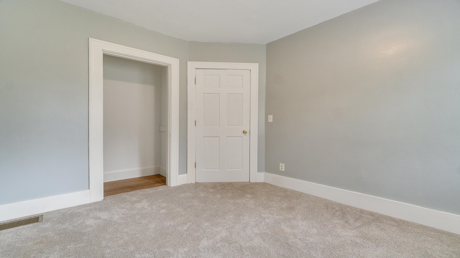 10374 Main Street Roscoe, IL 61073 - Photo 21 of 29 Gallery Image 21