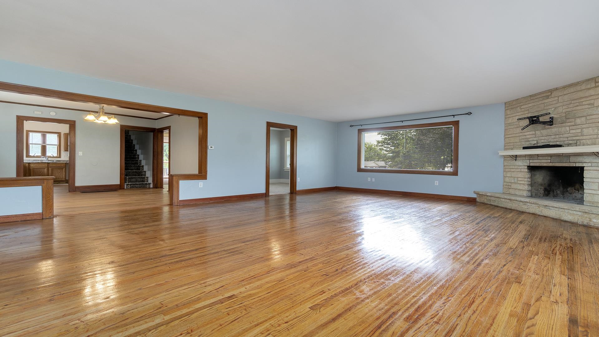 10374 Main Street Roscoe, IL 61073 - Photo 8 of 29 Gallery Image 8