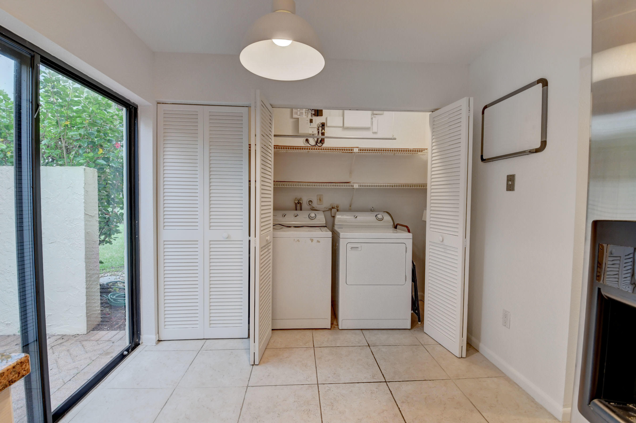21897 Arriba Real, Unit 16B Boca Raton, FL 33433 - Photo 19 of 44 Washer/dryer