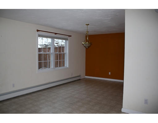 49 Malvern Road Worcester, MA 01610 - Photo 4 of 10 Gallery Image 4