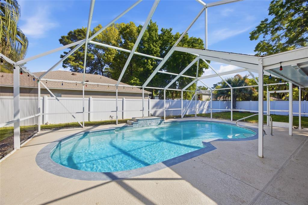 4517 Southeast 28th Street Ocala, FL 34480 - Photo 33 of 43 a view of a backyard of a house