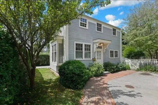 $2,150 | 6 Railroad Avenue, Unit A, Rockport, MA 01966