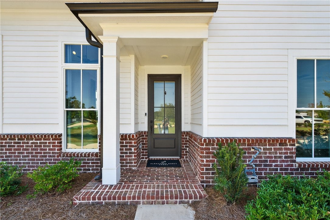 217 Black Swann Road Auburn, AL 36832 - Photo 5 of 31 Photos are not of subject property. Photos are of Model home for reference.