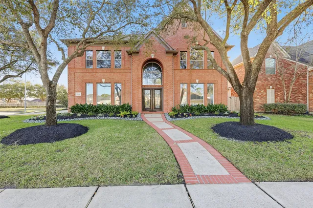 $710,000 | 3126 Wickwood Court, Pearland, TX 77584