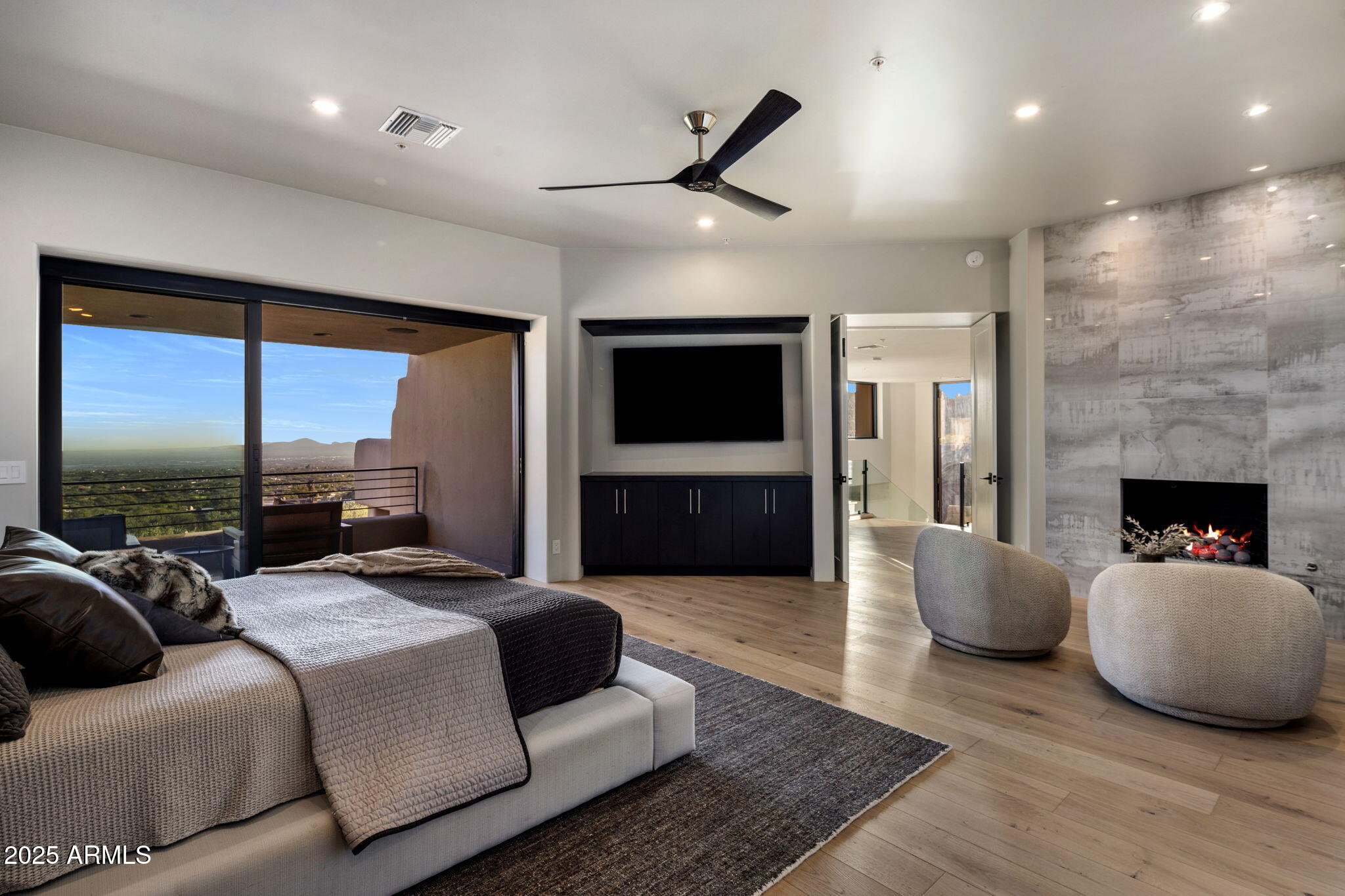 10040 East Happy Valley Road, Unit 1039 Scottsdale, AZ 85255 - Photo 20 of 60 a large bedroom with furniture and a large window