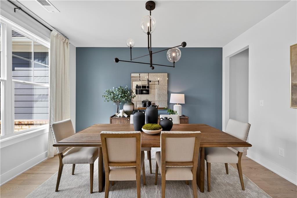 2541 Parkside Way Gainesville, GA 30507 - Photo 20 of 45 a dining room with furniture and window