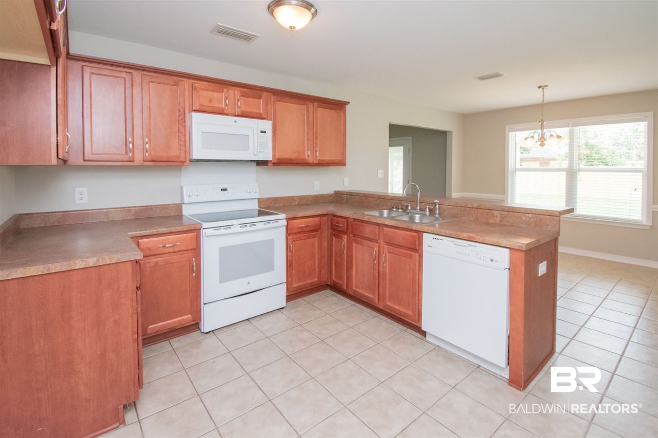 3220 Bloomington Drive Mobile, AL 36695 - Photo 4 of 27