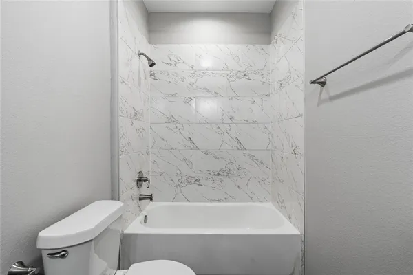 $1,715 | 142 Calloway Street, Unit A, Houston, TX 77029