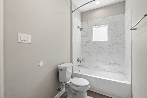 $1,715 | 142 Calloway Street, Unit A, Houston, TX 77029