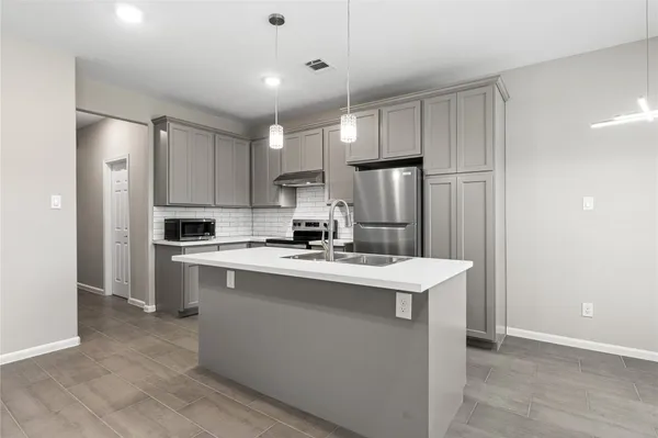 $1,715 | 142 Calloway Street, Unit A, Houston, TX 77029