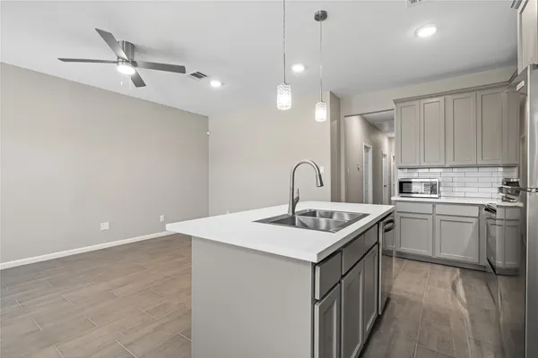 $1,715 | 142 Calloway Street, Unit A, Houston, TX 77029