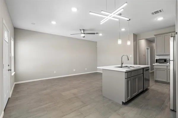 $1,715 | 142 Calloway Street, Unit A, Houston, TX 77029