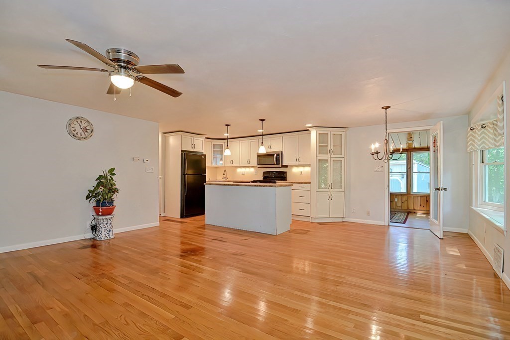 102 River Road Norfolk, MA 02056 - Photo 10 of 32 Gallery Image 10