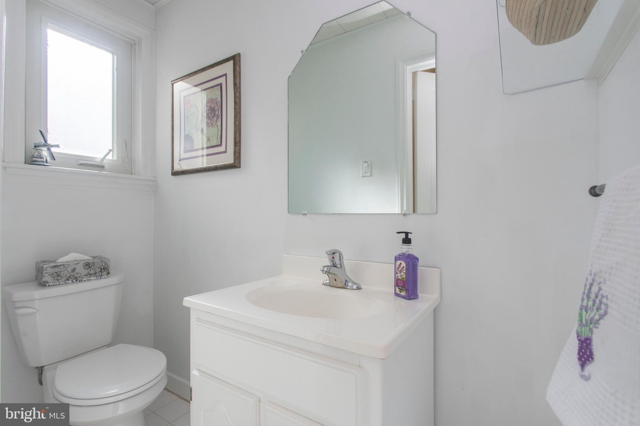 6 Arbor Lea Road Lansdowne, PA 19050 - Photo 16 of 51 1st floor powder room