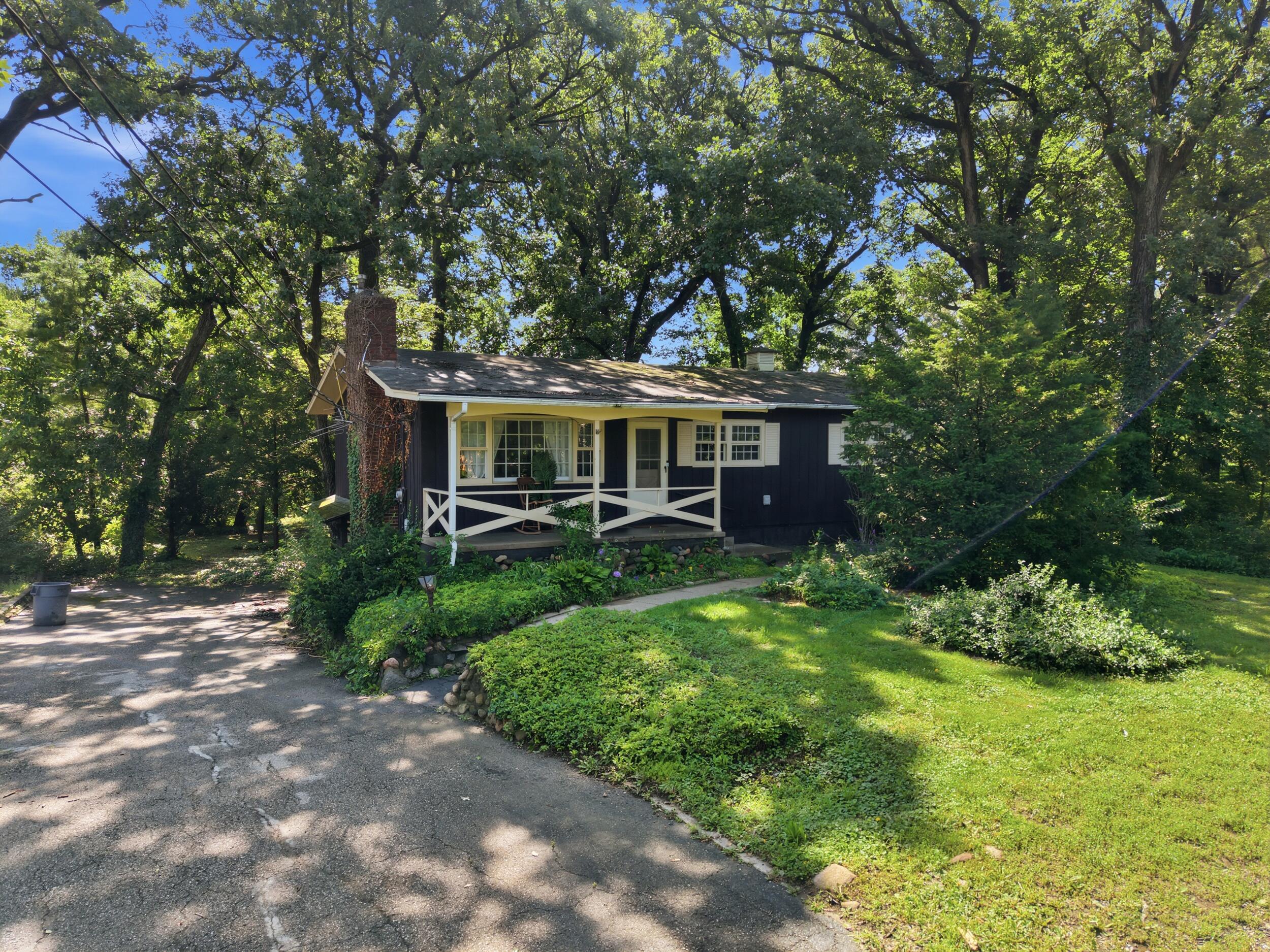 2835 Hart Street Dyer, IN 46311 - Photo 1 of 15 2500x1875