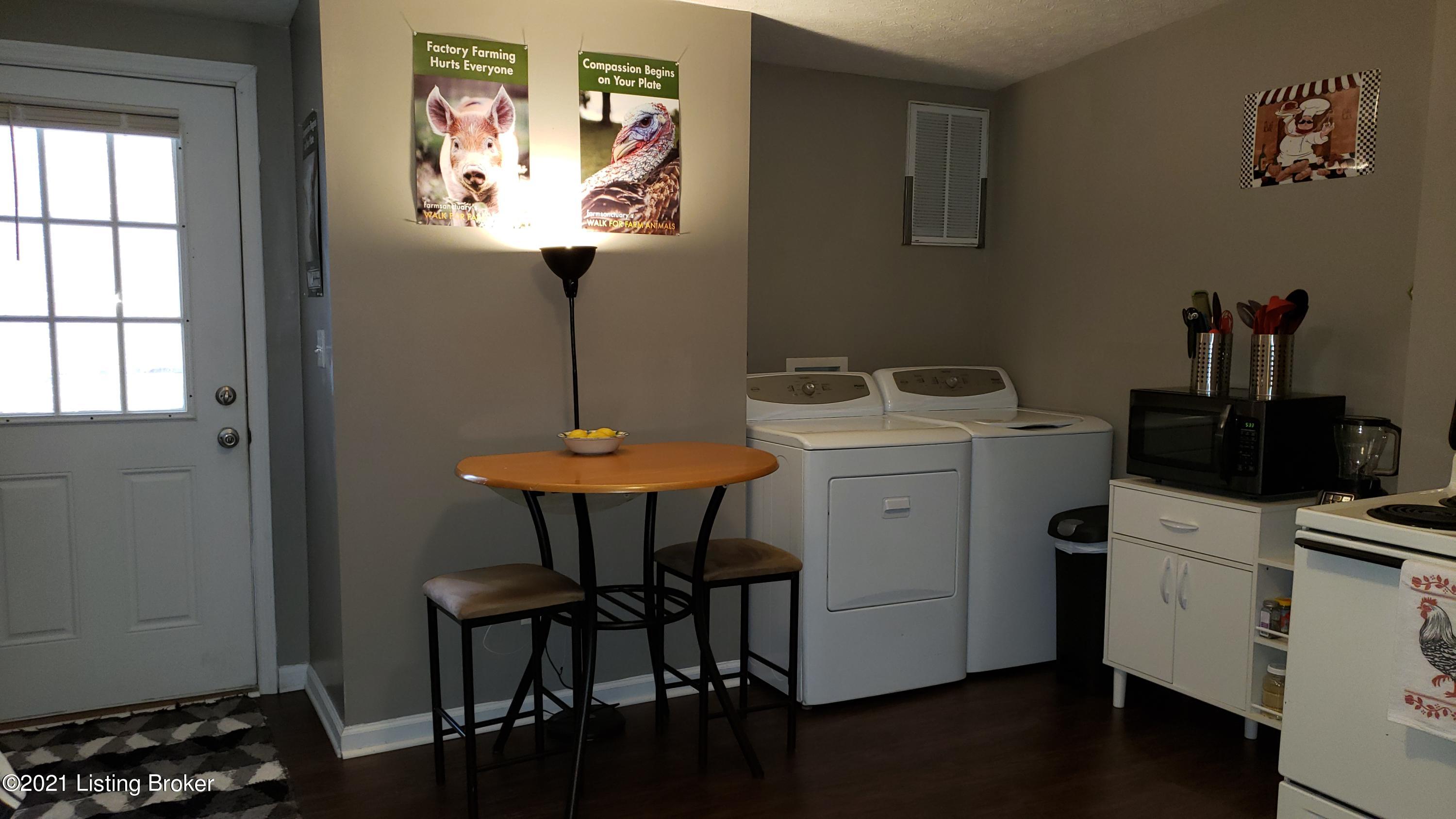 110 South Walnut Street Springfield, KY 40069 - Photo 4 of 14 110 unit 2 diing