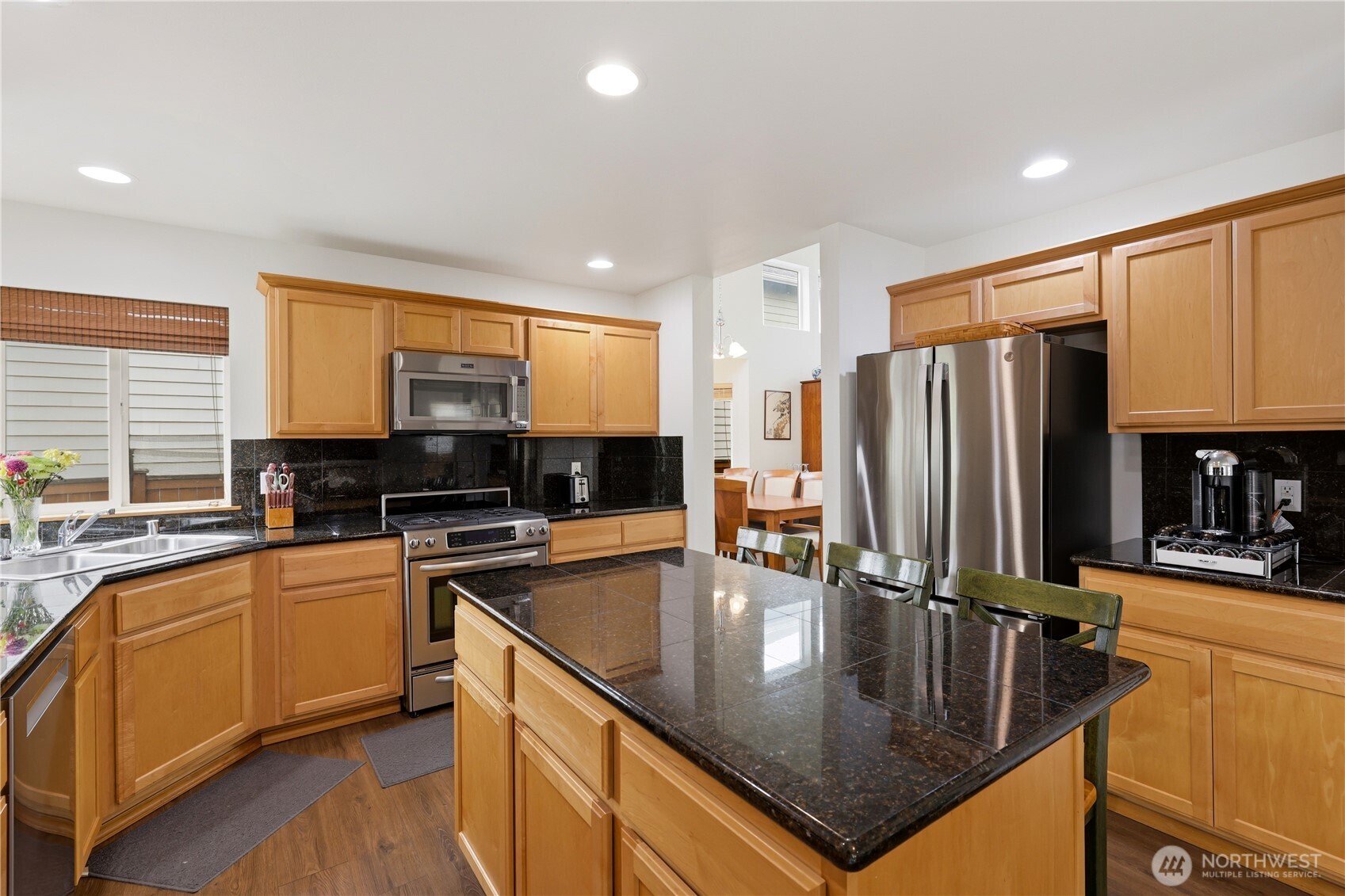 5208 Northeast 8th Court Renton, WA 98059 - Photo 9 of 34