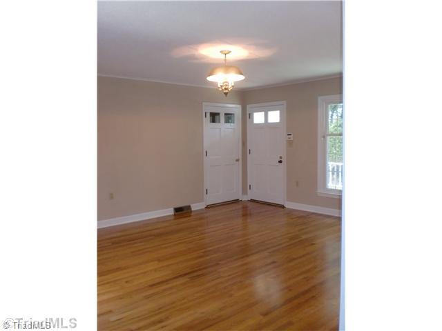 1309 Coventry Road High Point, NC 27262 - Photo 5 of 16 Den/Family/Great Room.