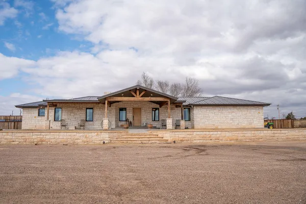 $750,000 | 7811 North County Road 1540, Shallowater, TX 79363