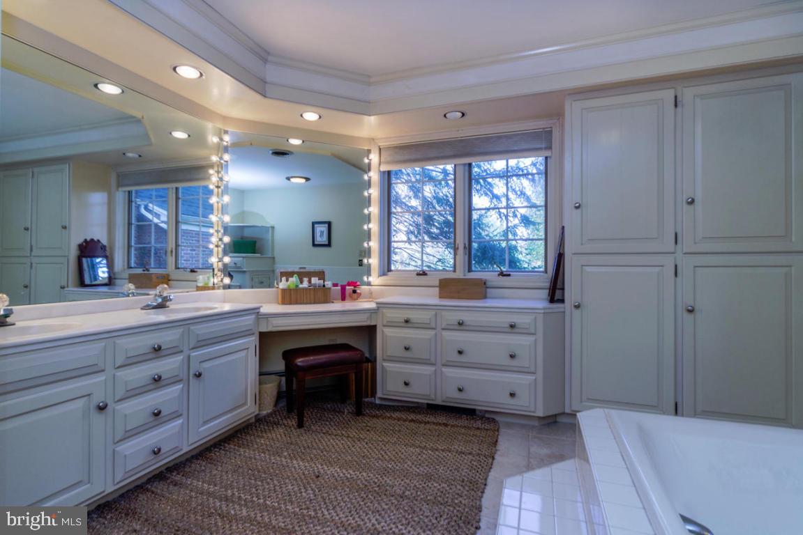 1049 Sylvan Road Lancaster, PA 17601 - Photo 22 of 47 Gallery Image 22