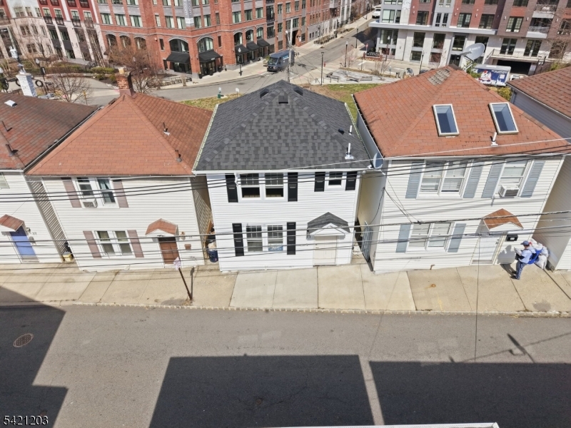 33 Clinton Place Morristown, NJ 07960 - Photo 21 of 24 an aerial view of a house