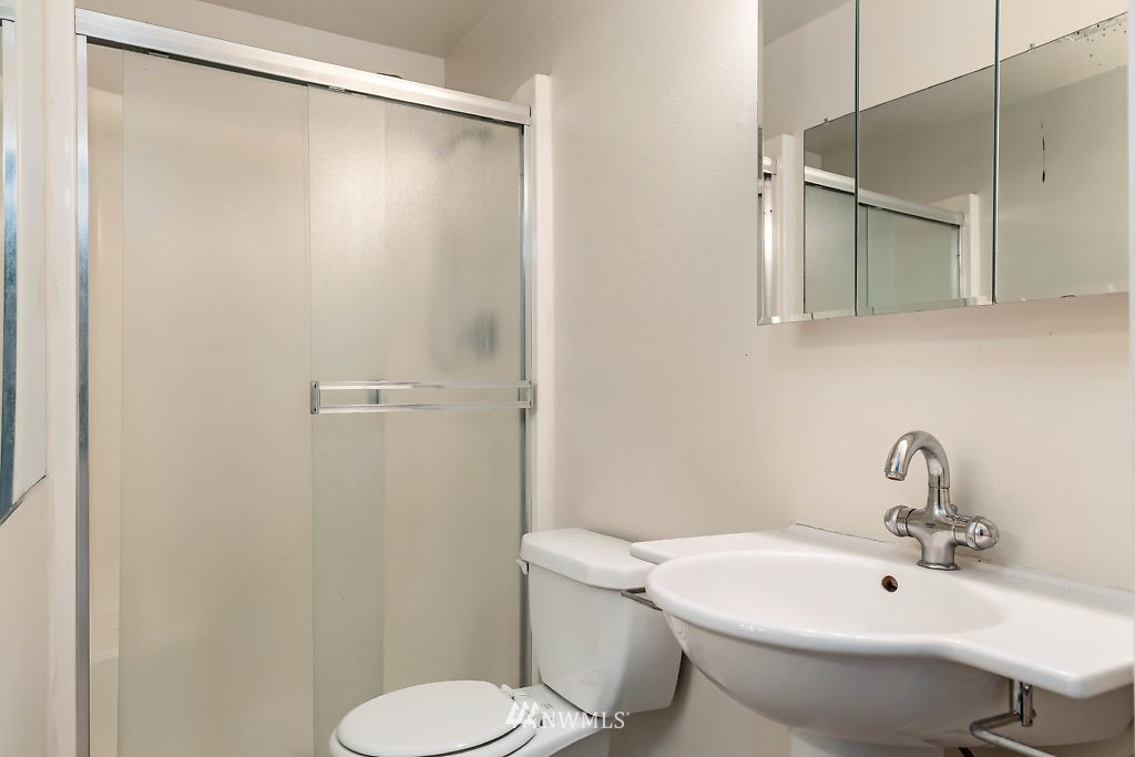 1275 Silver Lake Road Oak Harbor, WA 98277 - Photo 13 of 25 Gallery Image 13