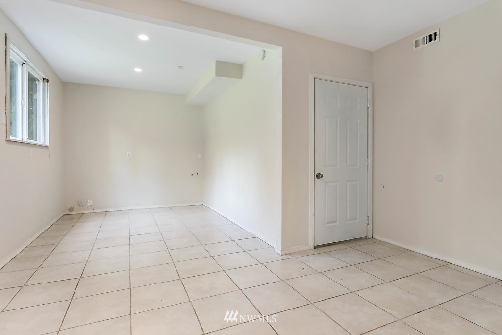 1275 Silver Lake Road Oak Harbor, WA 98277 - Photo 19 of 25 Gallery Image 19