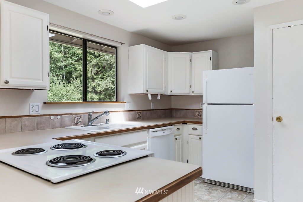 1275 Silver Lake Road Oak Harbor, WA 98277 - Photo 8 of 25 Gallery Image 8