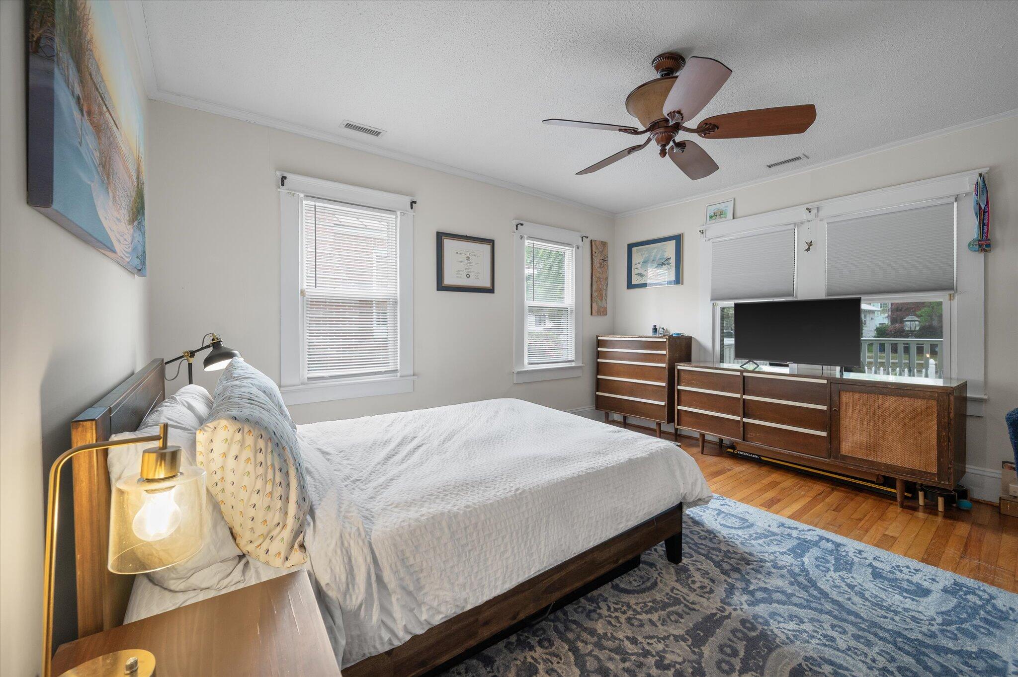 798 Rutledge Avenue Charleston, SC 29403 - Photo 22 of 35 22-798 Rutledge_e_Lowcountry_Exposure-20