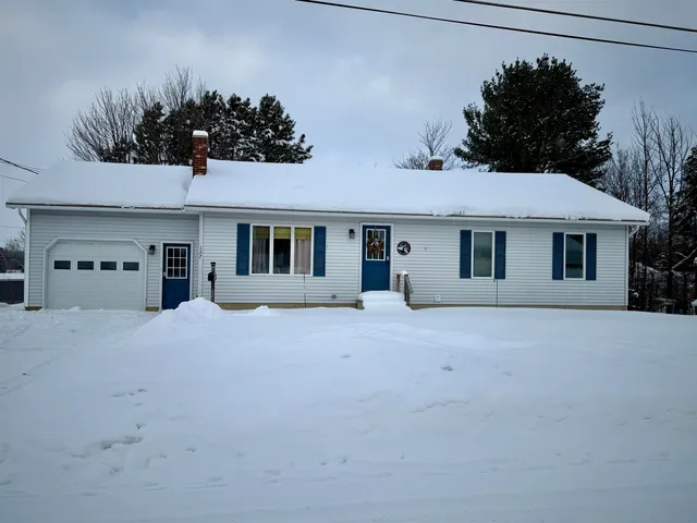 $268,900 | 127 Sloan Street, Newport, VT 05855