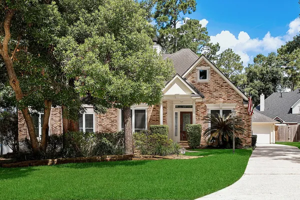$700,000 | 26 Gate Hill Drive, The Woodlands, TX 77381