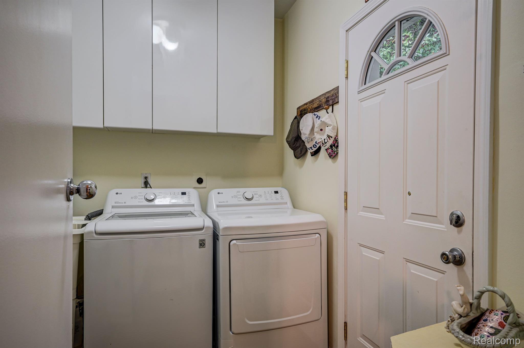 5272 Simpson Lake Road West Bloomfield, MI 48323 - Photo 25 of 29 Gallery Image 25